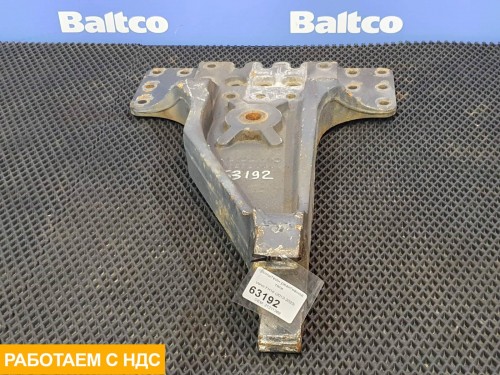 Кронштейн реактивной тяги левый